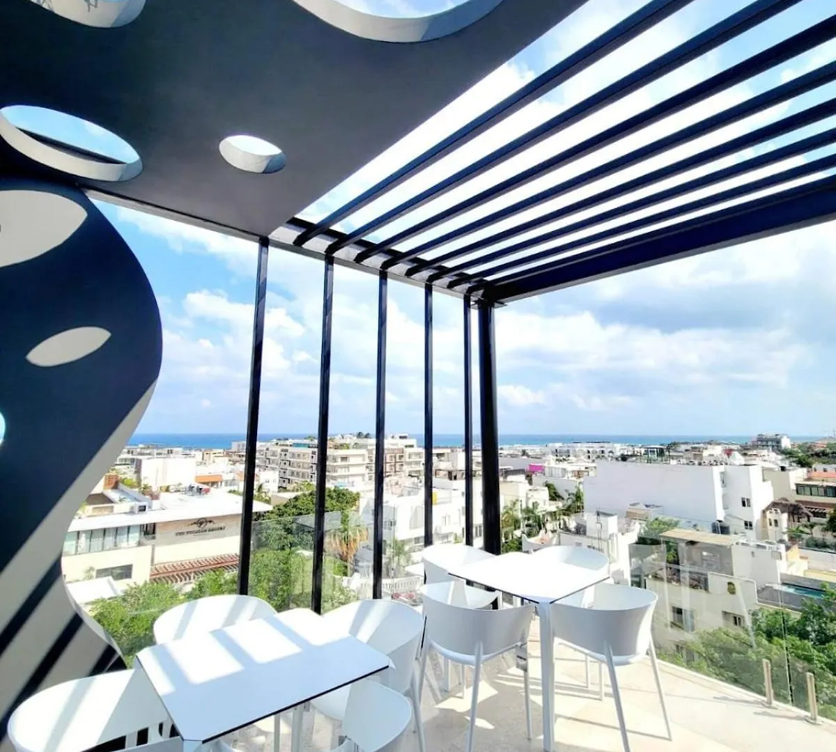 Stylish Condo With Roof Top Ocean Views Near Mamitas Beach And 5Th Ave Playa del Carmen Apartament