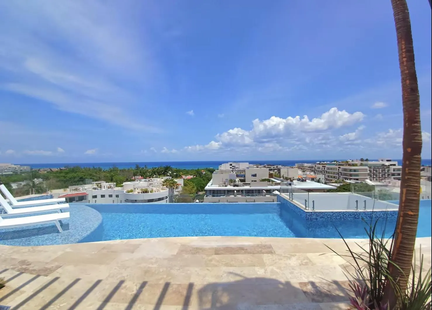 Stylish Condo With Roof Top Ocean Views Near Mamitas Beach And 5Th Ave Playa del Carmen Apartament
