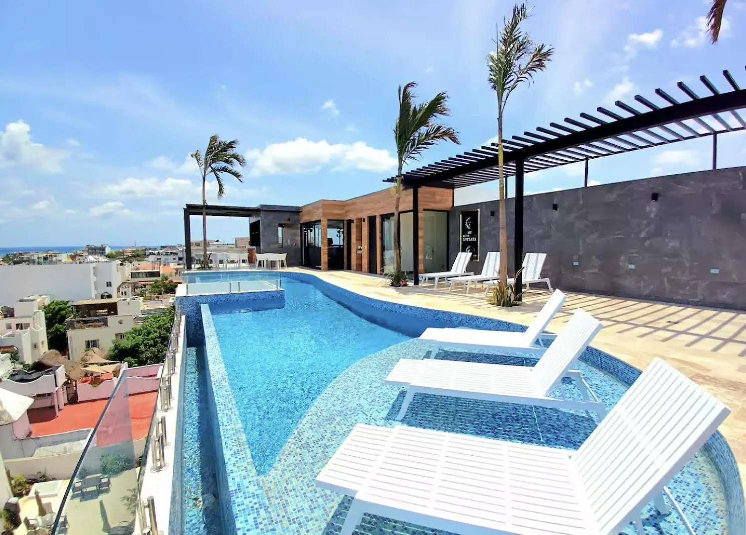 Stylish Condo With Roof Top Ocean Views Near Mamitas Beach And 5Th Ave 신데 델 카르멘 0*,  멕시코